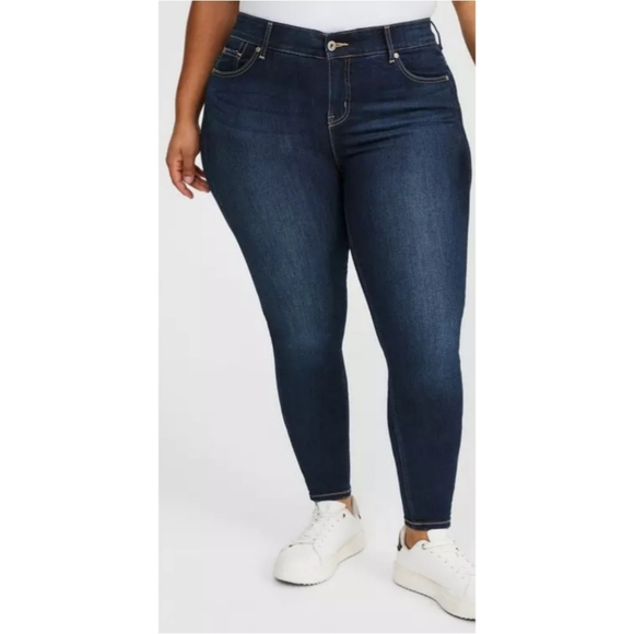 torrid | First at Fit Skinny Jean - Picture 2 of 9